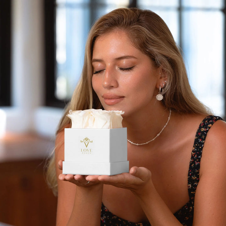 4 White Forever Roses in Pink Box - VLove
